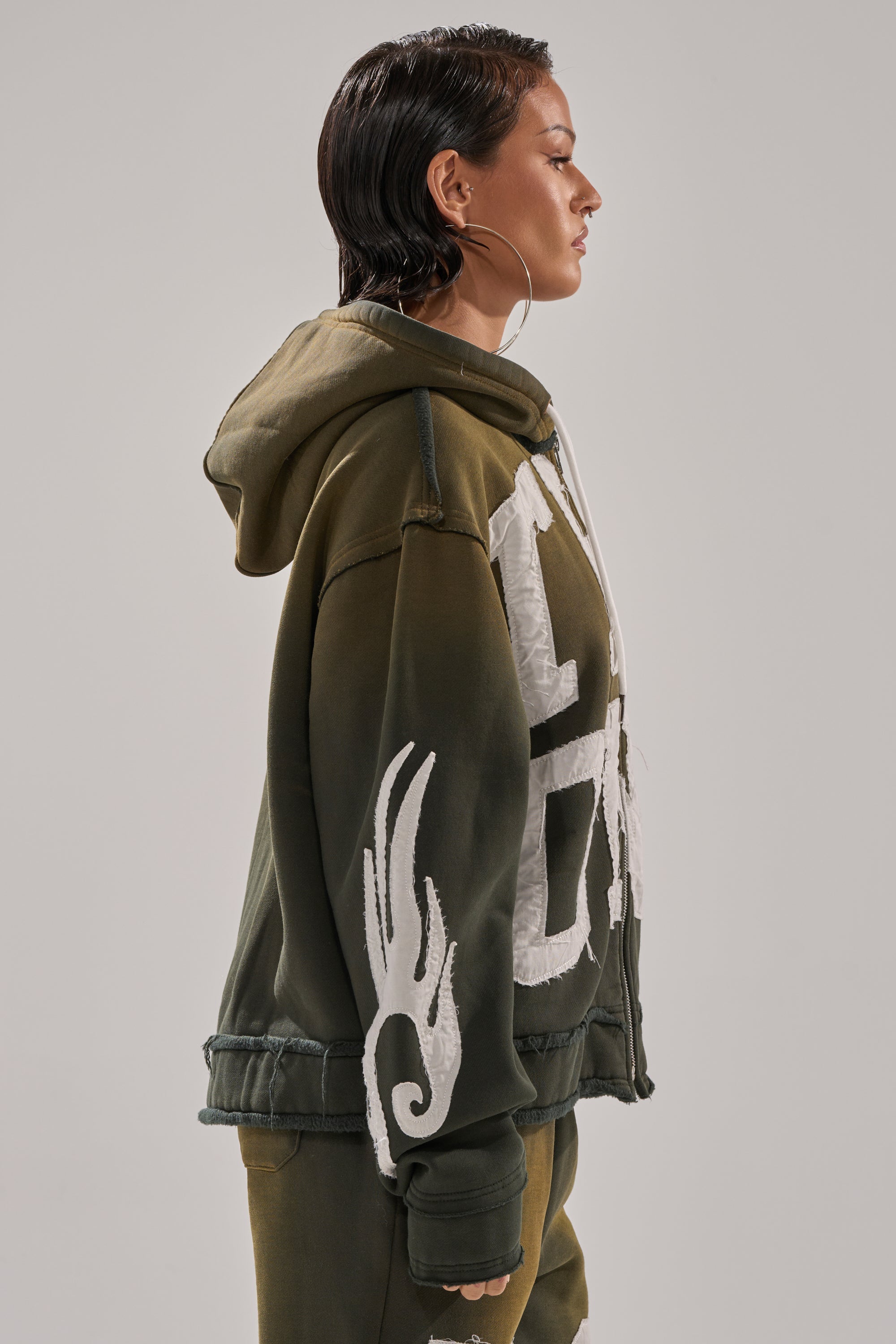 THE ONLY ONE ZIP SWEATSHIRT