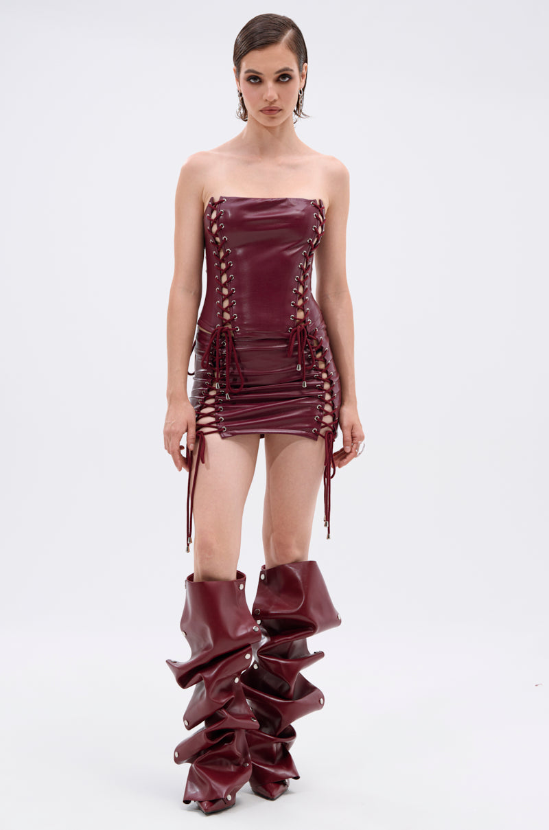 YOU KNOW I WANT YOU BABY LACE UP CORSET