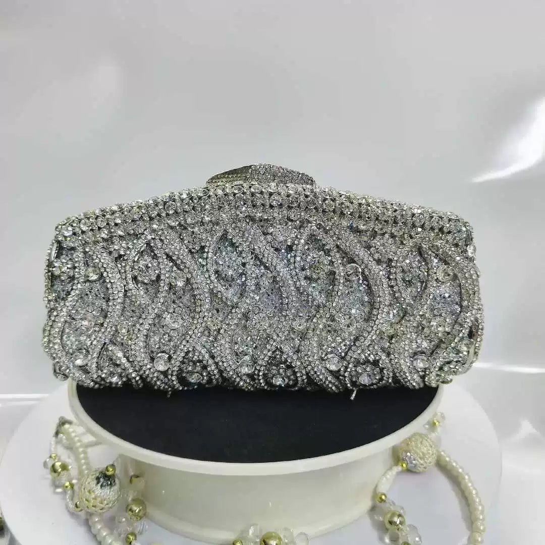 Diamond-Encrusted Dinner Bag – Full Rhinestone Clutch with Chain, European and American Banquet Bag for Women